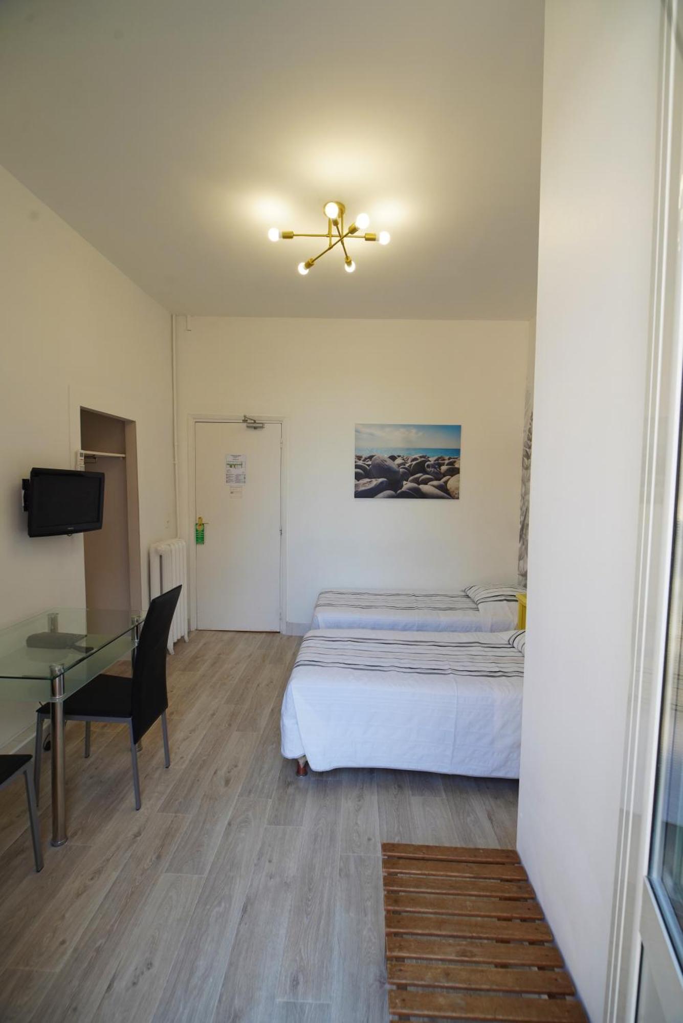 Hotel Cresp Nice Pokoj fotografie
