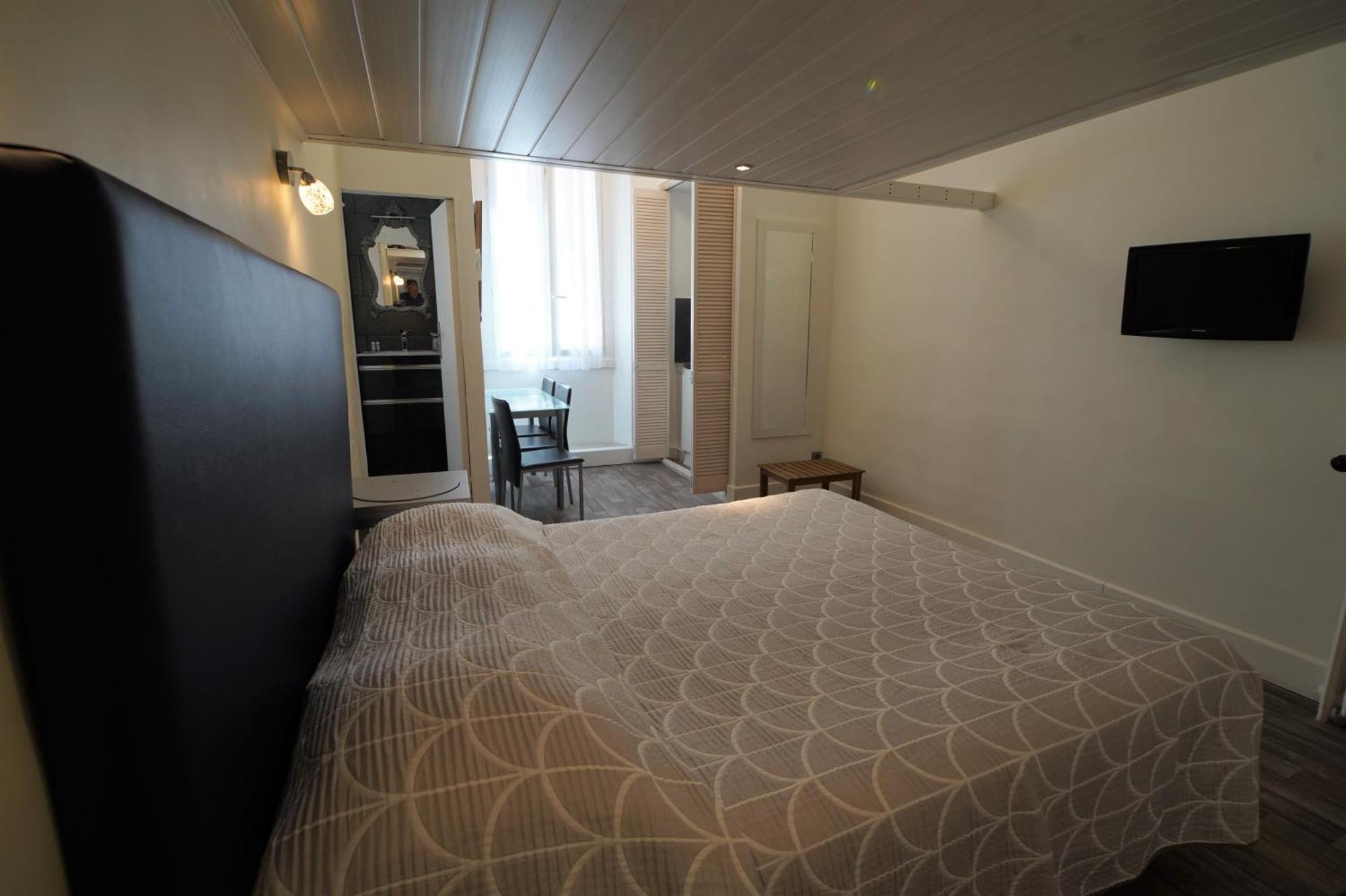 Hotel Cresp Nice Pokoj fotografie